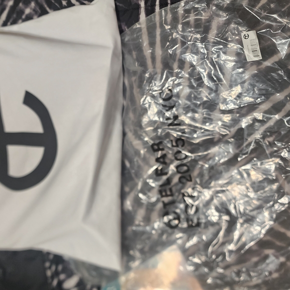 Telfar Metallic Tote Bag - Picture 4 of 6